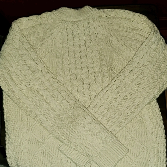 L.L. Bean kids cable knit sweater - Picture 4 of 10